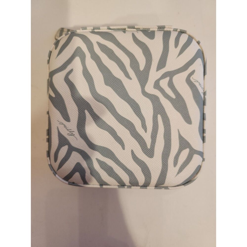Milly Traveling Jewelry Case B33